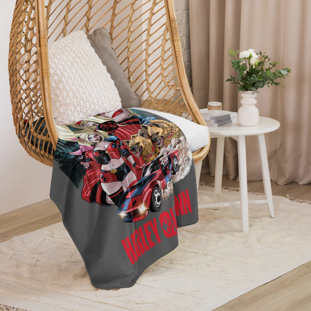 HARLEY QUINN Top Billing Sherpa Blanket - Image 6