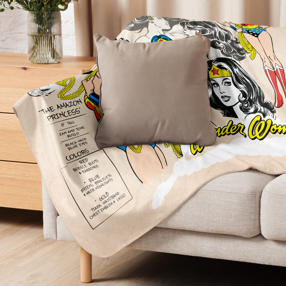 WONDER WOMAN The Amazon Princess Sherpa Blanket - Image 7